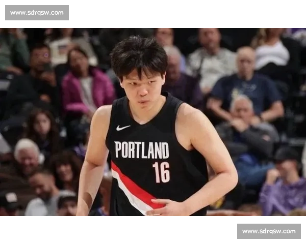 暴扣破荒！杨瀚森斩获 NBA 生涯首个运动战得分